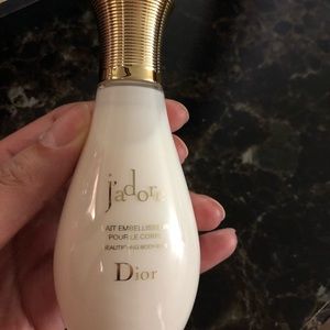J’adore body milk